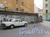 Подрезова улица, дом 12, литера В. Двор и гаражи с граффити. фото июль 2015 г.