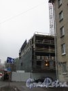 улица Беринга, дом 14 / Малый проспект В.О., дом 63. Вид на строительство жилого дома со стороны улицы Беренга. Фото 27 января 2018 года.