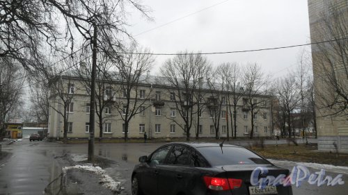 Красное Село, улица Лермонтова, дом 15. 3-этажный жилой дом 1961 года постройки. 3 парадные, 24 квартиры. Фото 15 марта 2017 года.