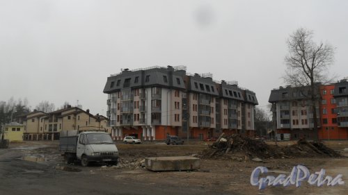 Улица Афанасьевская, дом 3. Жилой дом в составе жилого комплекса «Коломяги-ЭКО» (западный корпус) на 44 квартиры 2016 года постройки. Фото 27 марта 2017 года.