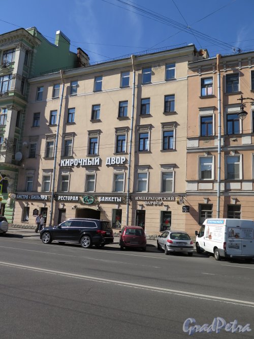 Кирочная ул., д. 36, левая часть. Доходный дом А. Ф. Жуковского. Общщий вид фасада. фото июль 2015 г.