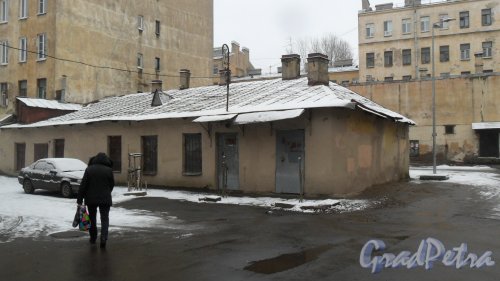 Улица Перекопская, дом 5, литер К. Ремонтные мастерские РЭУ-6. Фото 6 декабря 2017 года.