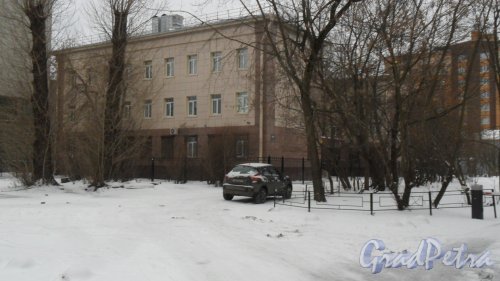 Улица Академика Лебедева, дом 37А, литер М. Поликлиника. Фото 24 декабря 2017 года.