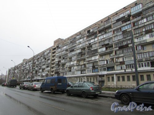 улица Нахимова, дом 1, литера А. Общий вид лицевого фасада жилого дома. Фото 27 января 2018 года.