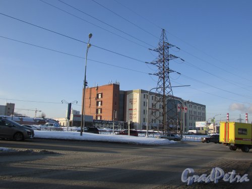 Ново-Рыбинская улица, дом 19-21, литера А. Общий вид Делового центра «Квартал». Фото 8 февраля 2018 года.