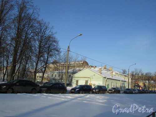 Звенигородская улица, дом 5, литера А. Угловая часть участка. Фото 8 февраля 2018 года.
