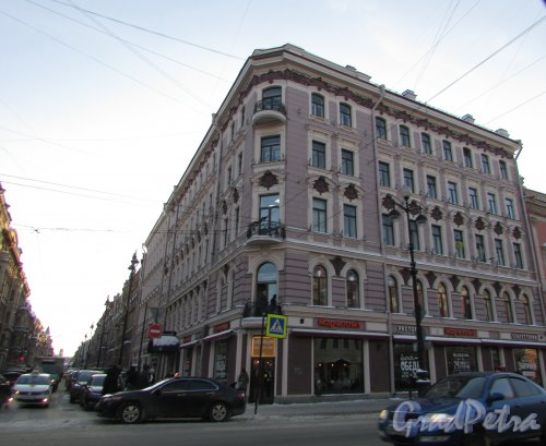 улица Рубинштейна, дом 1 / Невский проспект, дом 43. Общий вид здания. Фото 8 февраля 2018 года.
