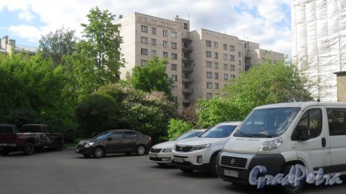 Воронежская улица, дом 116. Общежитие №4 Полярной Академии. Вид дома со двора. Фото 30 мая 2018 года.