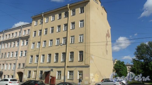 Воронежская улица, дом 62. 5-этажный жилой дом 1902 года постройки, год проведения реконструкции 1962. 1 парадная, 15 квартир. Фото 31 мая 2017 года.