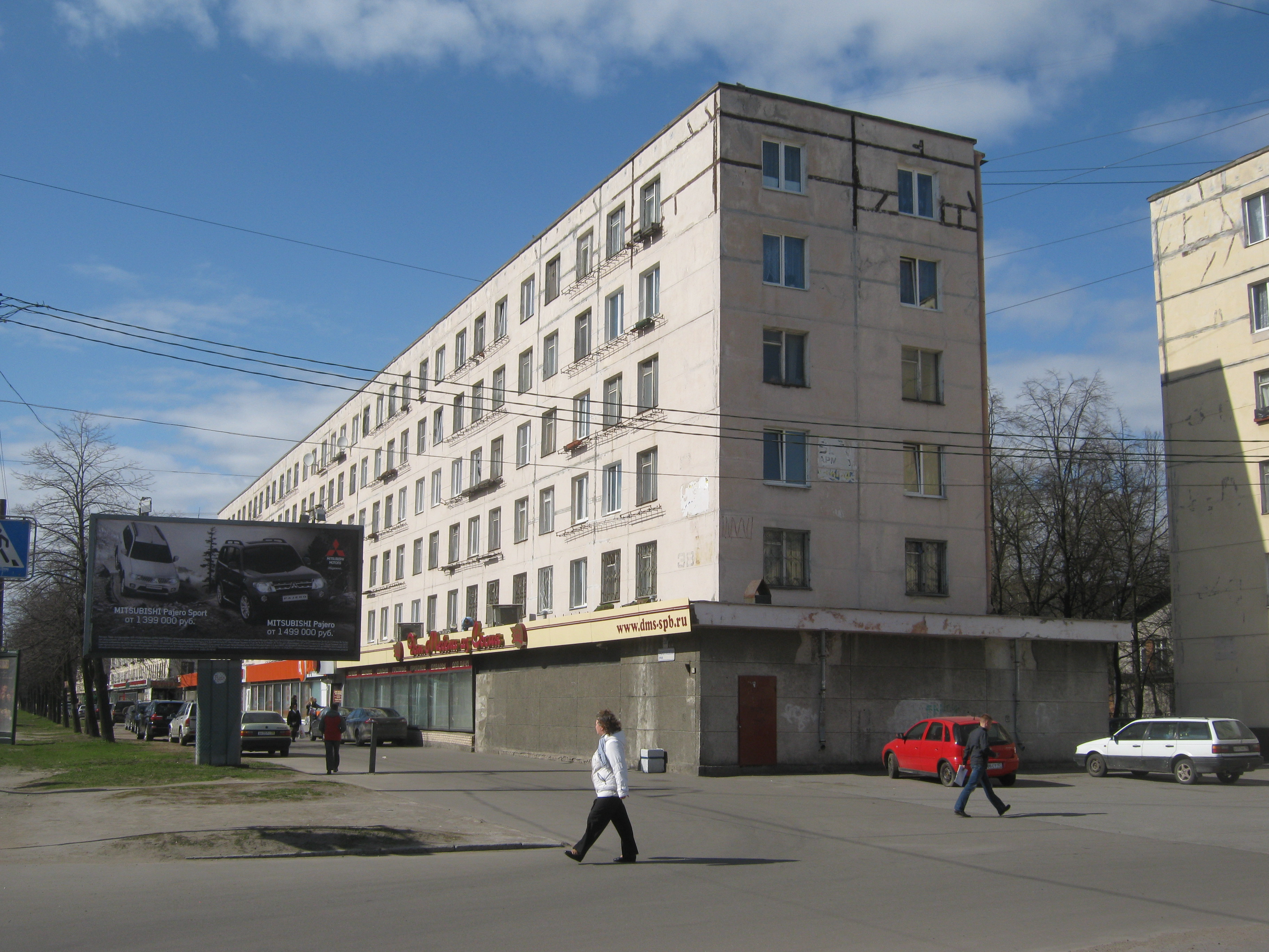 Фотографии Санкт-Петербург: Краснопутиловская ул., д. 38, Кировский р-н  Санкт-Петербурга - GradPetra. Краснопутиловская ул., дом 38. Общий вид с  ул. Червонного Казачества. Фото 3 мая 2012 г.